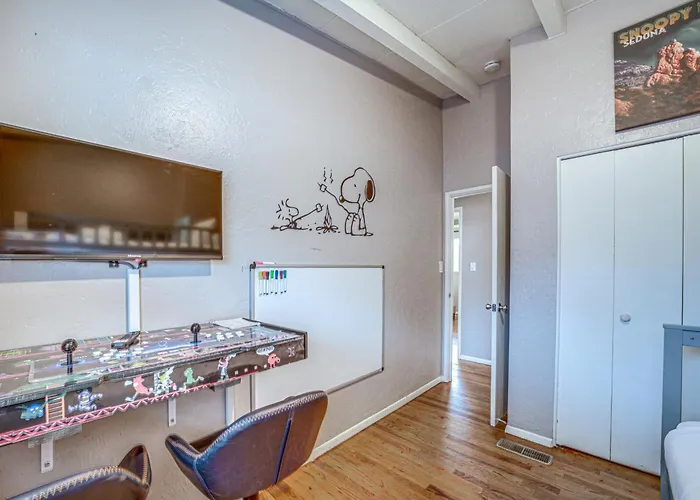 Pet-friendly Home: Hot Tub, Walk To Trails! * Sedona