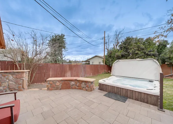Pet-friendly Home: Hot Tub, Walk To Trails!